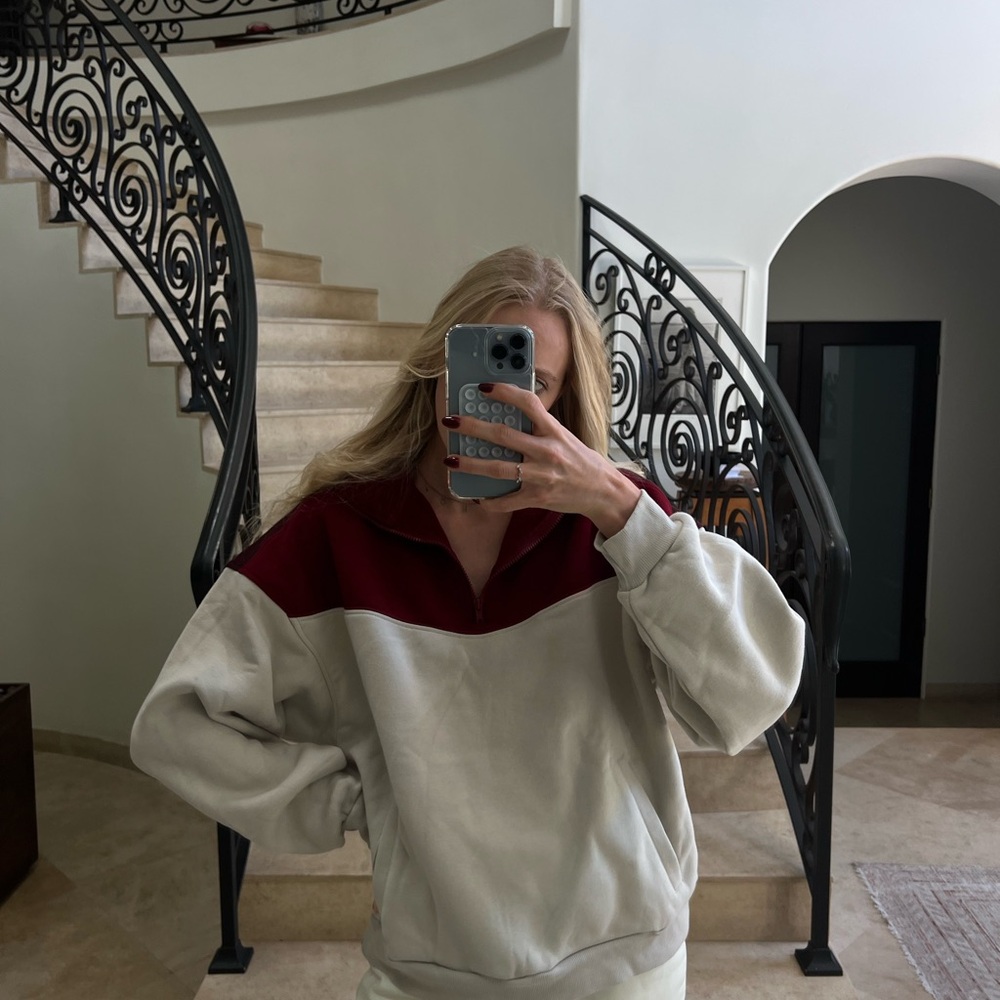 Quarter Zip Sweatshirt Cream
Burgundy Oversized Pullover Size S NWT